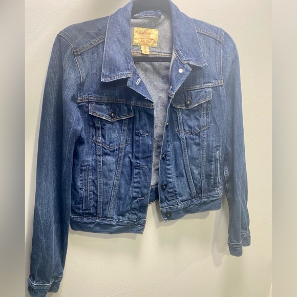 Levis Cropped Jean Jacket - Picture 1 of 3